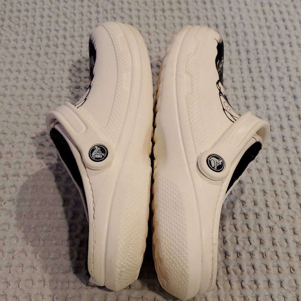 Luke Combs Fuzzy Crocs Size M4 W6 (#2) - Picture 3 of 7